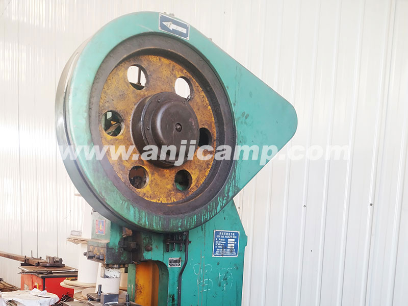 開(kāi)式可傾壓力機(jī)